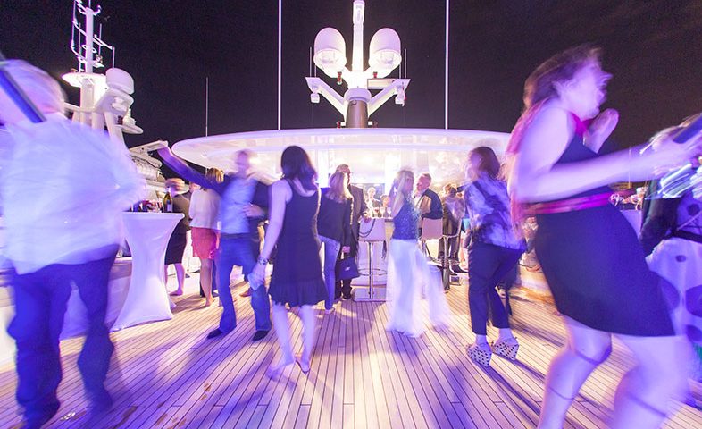 Mottra Caviar на мероприятии, посвященном 100-летию Aston Martin